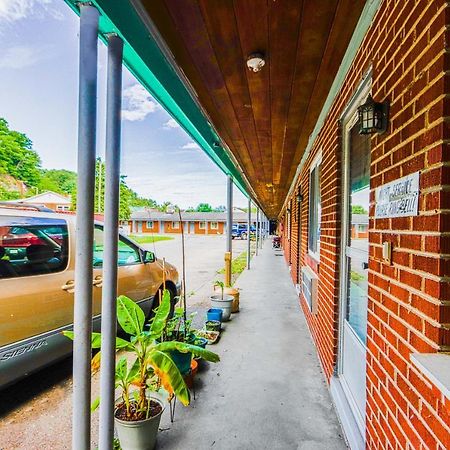 Patriot Inn Motel Beaver Wv, By Oyo ภายนอก รูปภาพ
