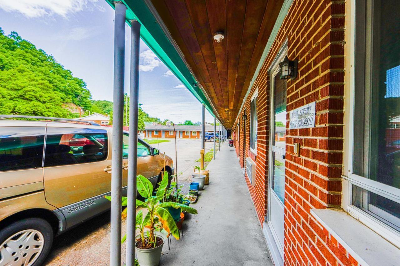 Patriot Inn Motel Beaver Wv, By Oyo ภายนอก รูปภาพ