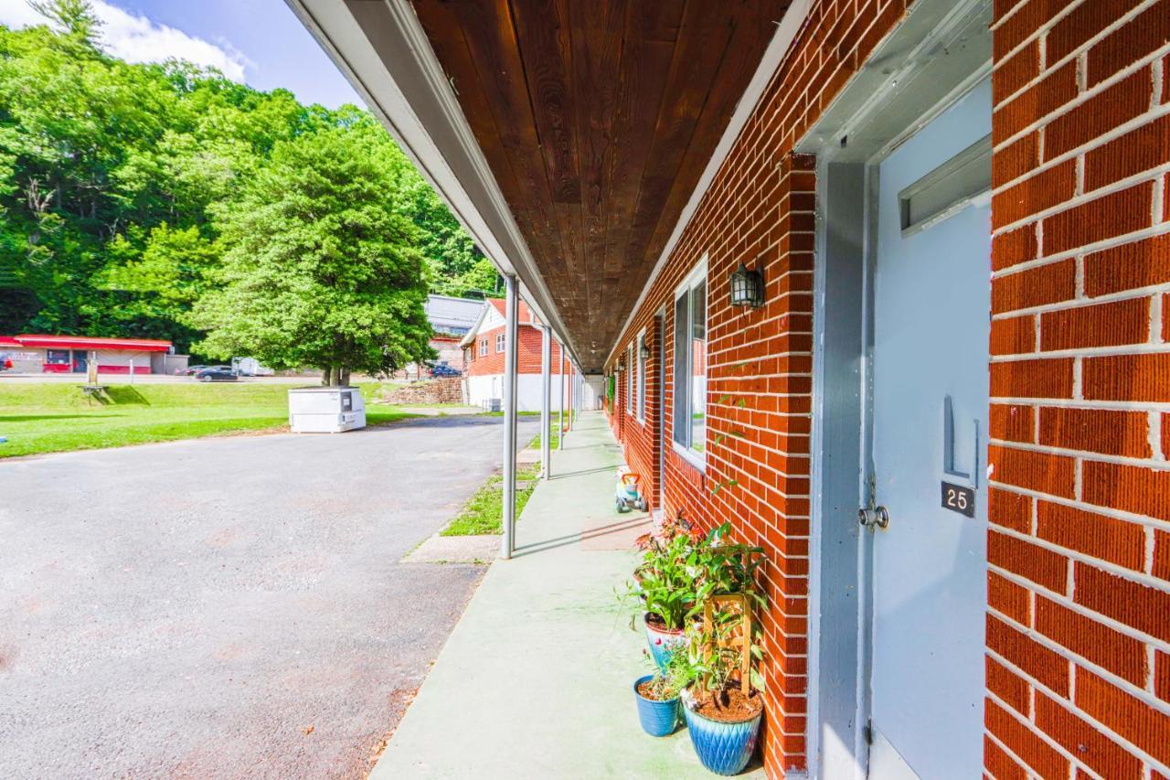 Patriot Inn Motel Beaver Wv, By Oyo ภายนอก รูปภาพ