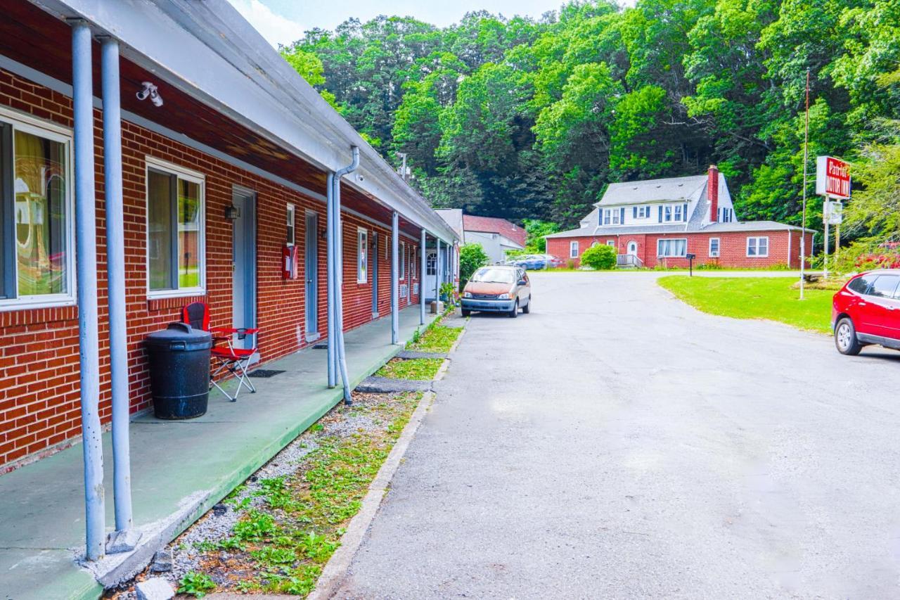 Patriot Inn Motel Beaver Wv, By Oyo ภายนอก รูปภาพ